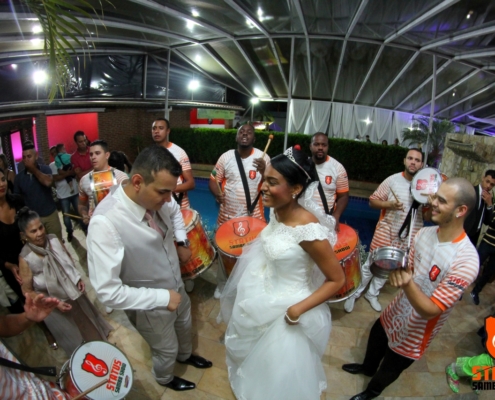 Casamento Camila e Jurandi 07-10-20170045 Casal Caindo no Samba