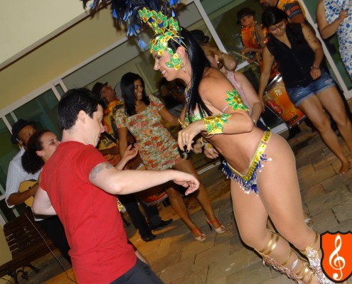 Renata - Status Samba Show 0010 Gabi Bernadoni em Festa de Casamento
