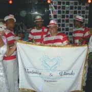 VERONICA & VANDO – RJ0011 Festa de Casamento Rio de Janeiro Veronica e Vando - Bateria de Escola de Samba- Bandeira Personalizada