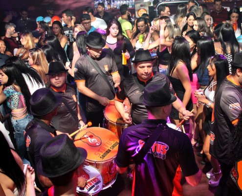 BAILE SAN DIEGO - Bateria Samba Show Bateria Samba Show