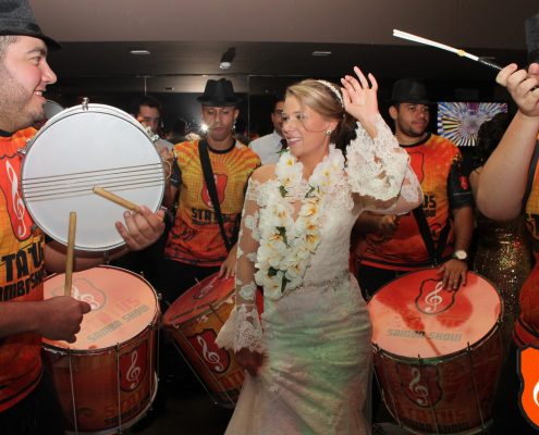 Noiva Marcela junto com bateria Noiva Marcela junto com bateria