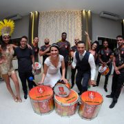 Casamento Suelen e Eduardo 11-11-20170060 Casal e Bateria de escola de samba em Espaço Tenor Mandaqui