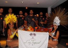 Formatura Luz Tropical 20-01-20180002 Equipe de Bateria Completa junto com Passistas e Bandeira Personalizada