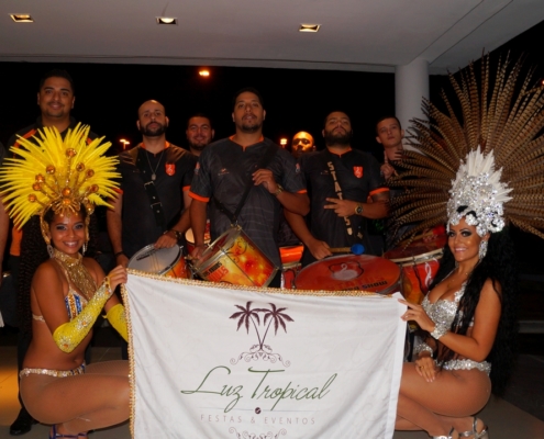 Formatura Luz Tropical 20-01-20180002 Equipe de Bateria Completa junto com Passistas e Bandeira Personalizada