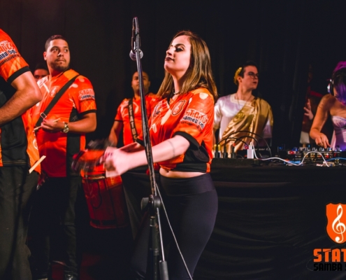 Show Claudia Leite My Carnaval - Chocalho Ritmista Marcela