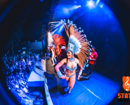 Show Claudia Leite My Carnaval - Mulatas Nathany Piemonte Mulata da Status Samba Show