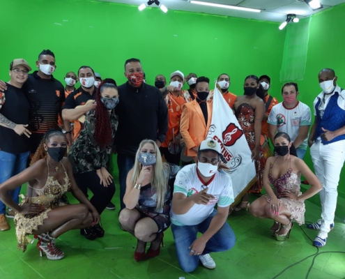 WhatsApp Image 2020-09-30 at 12.14.15 (3) Live Vany Franco - Bateria , Mulatas e Casal de Mestre Sala e Porta Bandeira 02
