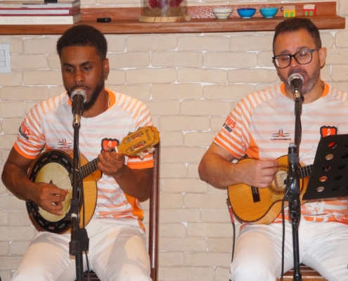 Roda de Samba - Alexandre 11-03-20230015 Caue no Banjo e Tuca Maia no Canto e Cavaco