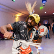 Festa de Aniversário Dona Helena – 01 Ritmista Cleiton 2Pac em seu tamborim